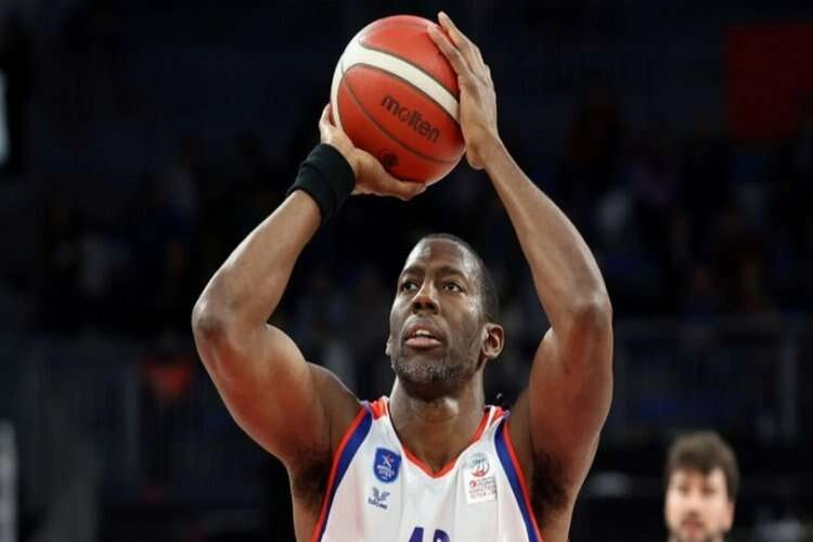 Anadolu Efes'in yıldızı Bryant Dunston'ın sağlık durumu nasıl? haberinin görseli