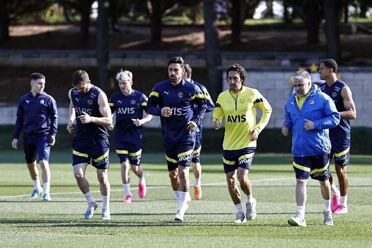 Fenerbahçe kupa mesaisine başladı haberinin görseli