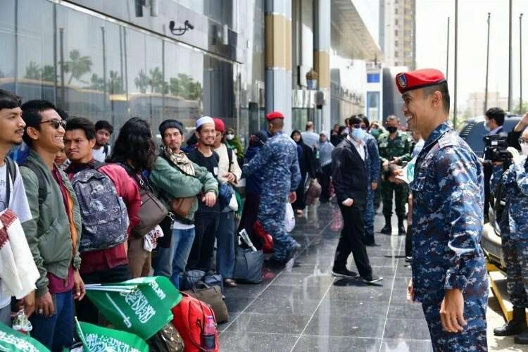 Tayland, 210 vatandaşını Sudan'dan tahliye etti haberinin görseli