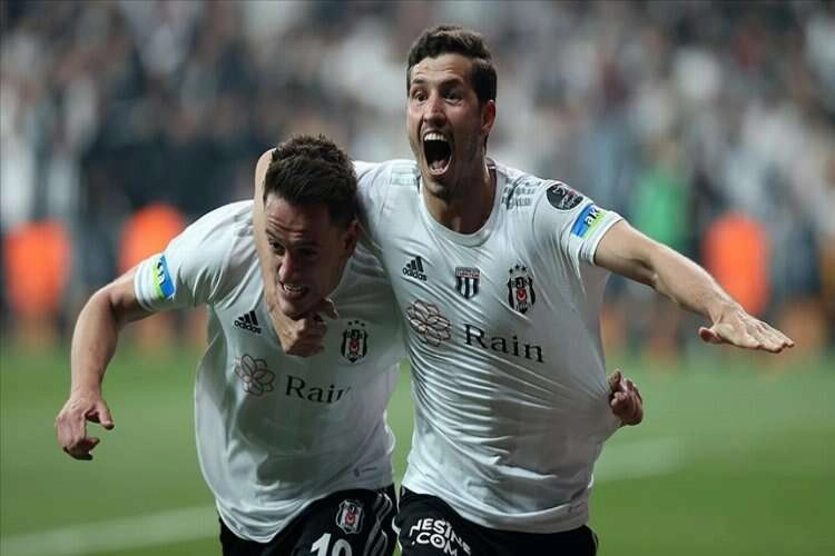 Derbide 3 puanın sahibi Beşiktaş oldu haberinin görseli