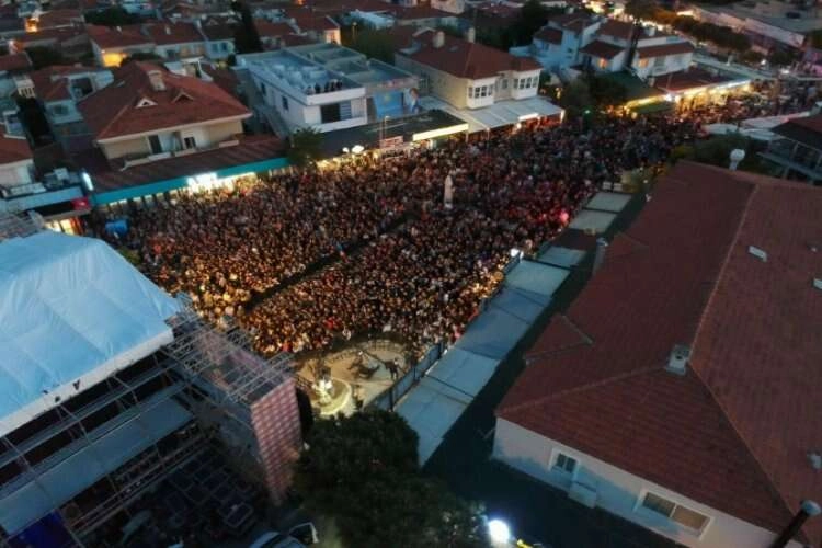 12’nci Alaçatı Ot Festivali’ne rekor katılım haberinin görseli