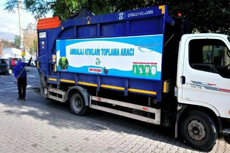 Geri dönüşümde Bayraklı Belediyesi farkı haberinin görseli