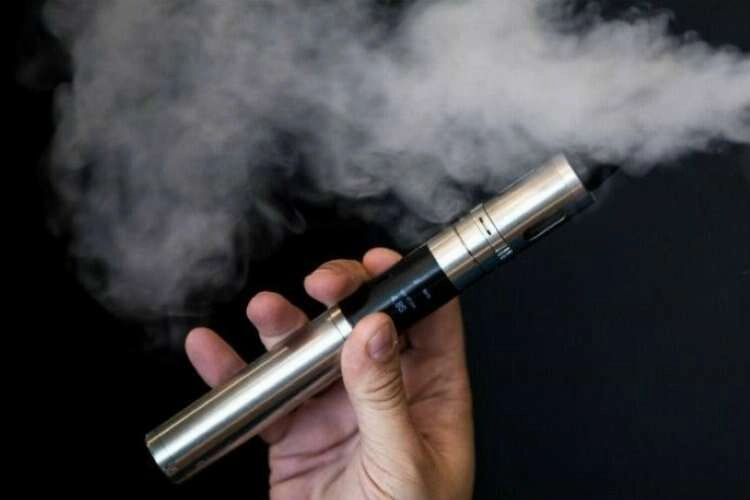 Elektronik sigaraya yasak geldi haberinin görseli