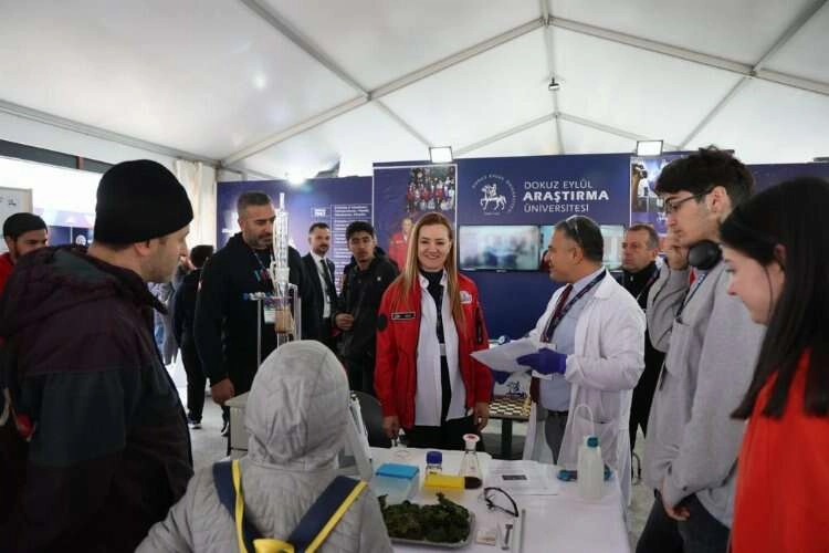 DEÜ, TEKNOFEST'TE ödülleri silip süpürdü haberinin görseli