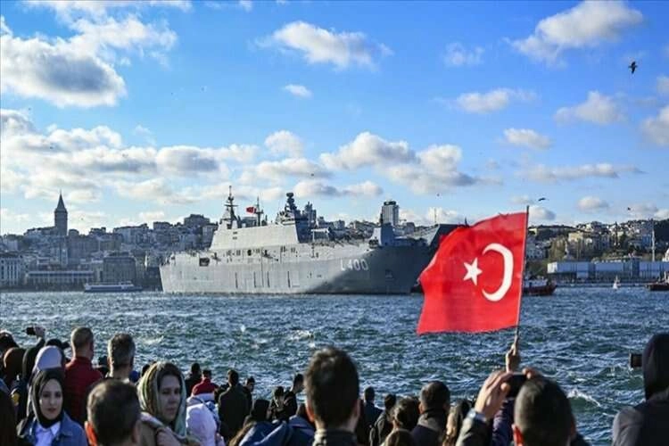 TCG Anadolu gemisi İzmir'e geliyor! haberinin görseli