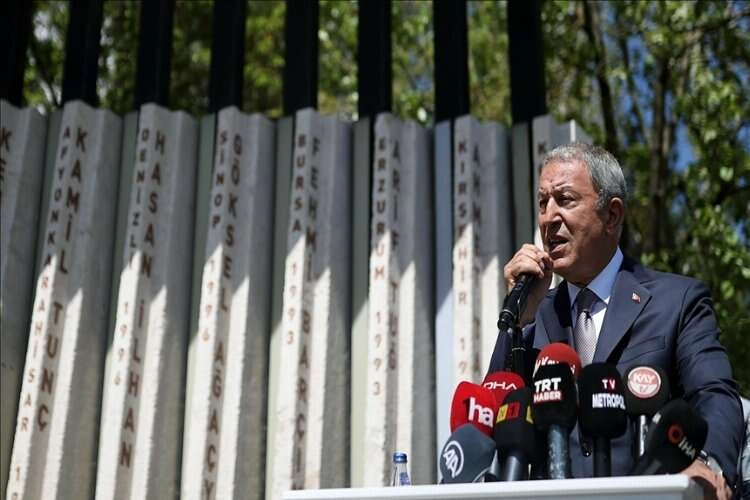 Bakan Akar: Ya gömülecekler ya da adalete teslim olacaklar haberinin görseli