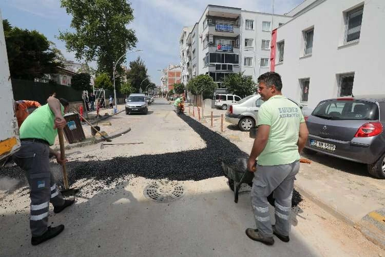 Narlıdere Belediyesinde asfalt mesaisi haberinin görseli