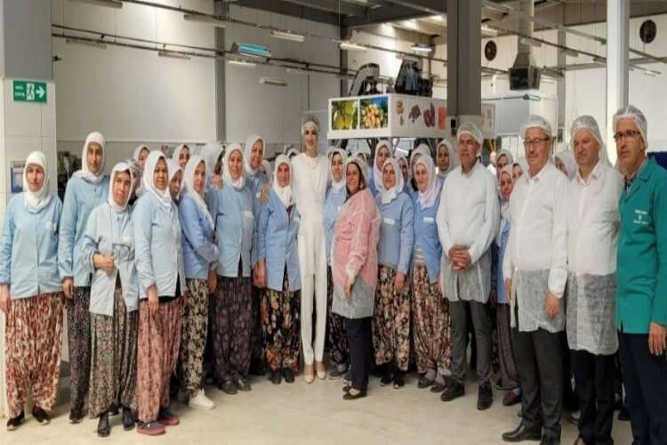 AK Parti’li Sarıbaş, Aydınlı kadınlarla bir araya geldi haberinin görseli