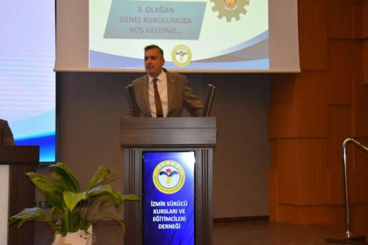 İzmirli sürücü kursları 'Abacı' ile devam haberinin görseli