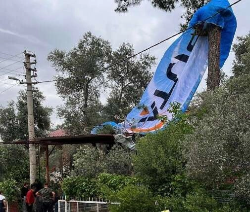 Fırtına Fethiye’de paraşütçüleri vurdu