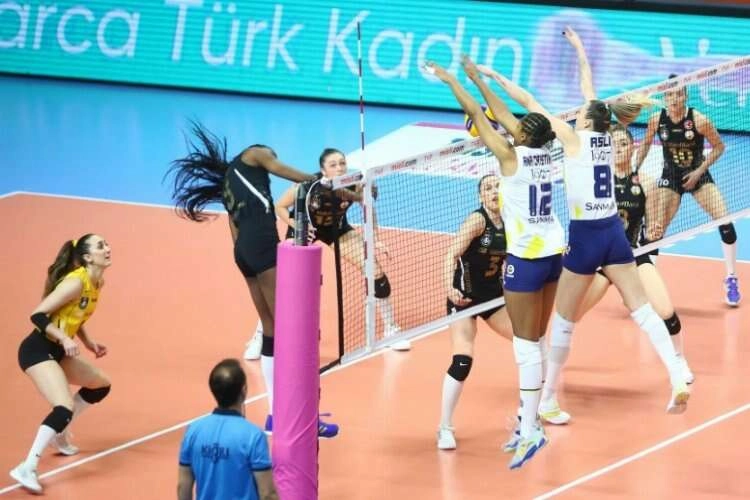 Sarı Melekler, Vakıfbank'ı mağlup etti haberinin görseli