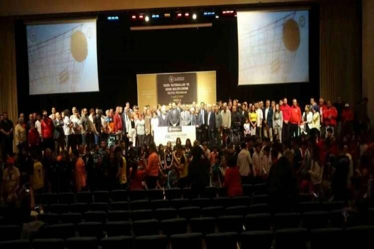 Muğla'da spor kulüplerine 5,5 milyon destek haberinin görseli
