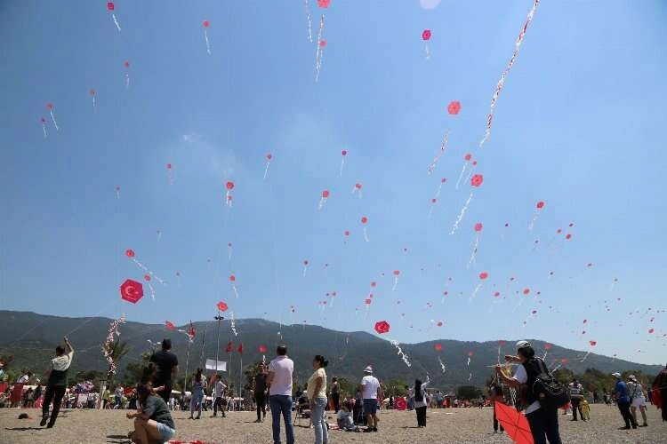Menderes’in uçurtma şenliği bu sene Samandağ'da haberinin görseli