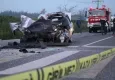 TIR'a çarpan otomobil paramparça oldu: 1 ölü