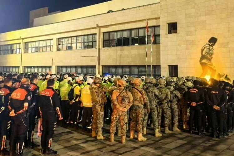 Afyonkarahisar'da uyuşturucu tacirlerine kapsamlı operasyon haberinin görseli
