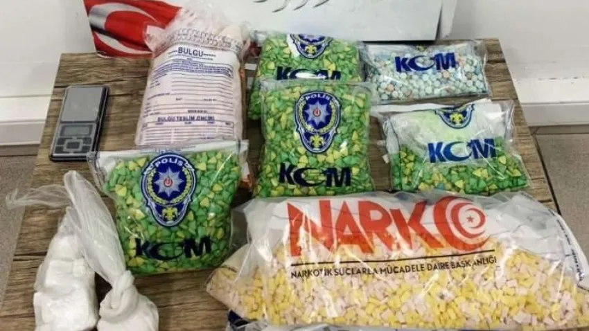 İzmir'de zehir tacirlerine operasyon