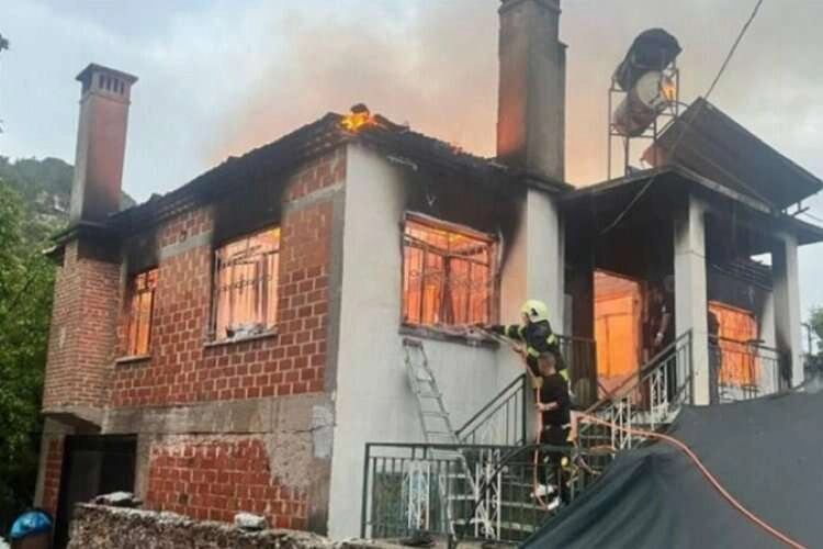 Muğla'da yangın: Anne ve oğlu kurtulamadı haberinin görseli