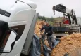 Tır devrildi... Karayolu 2 saat kapandı