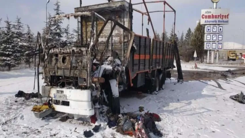 Deprem yardımlarını taşıdığı tırı yandı