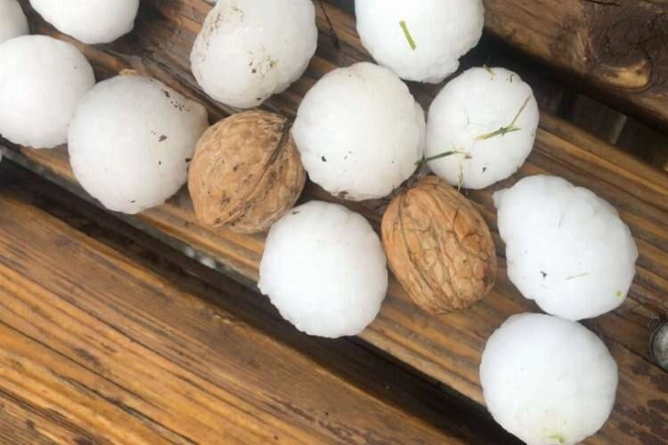 Denizli’de yağan dolu hasara neden oldu haberinin görseli