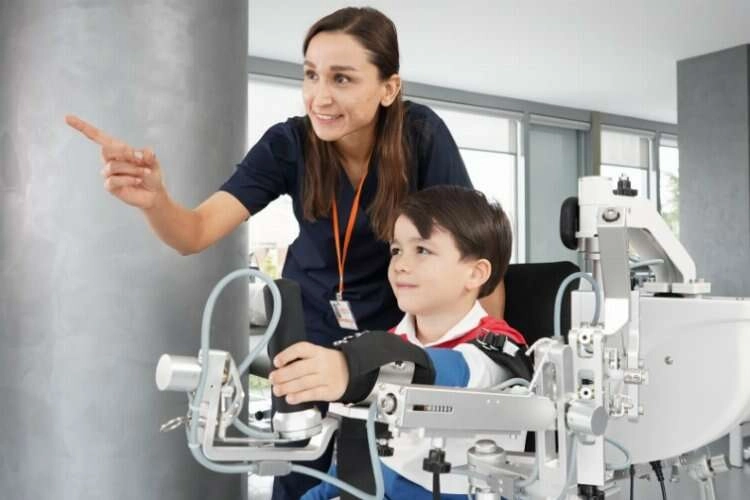 Fizik Tedavi ve Rehabilitasyonda robot devri haberinin görseli