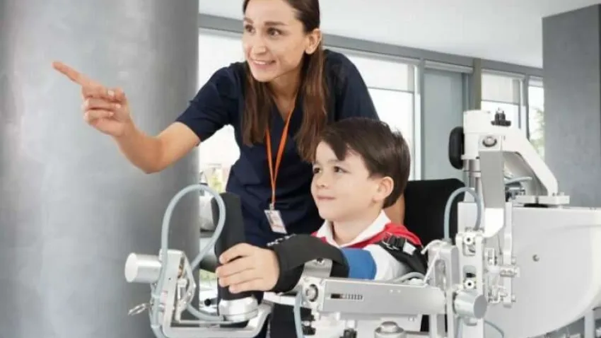 Fizik Tedavi ve Rehabilitasyonda robot devri haberinin görseli
