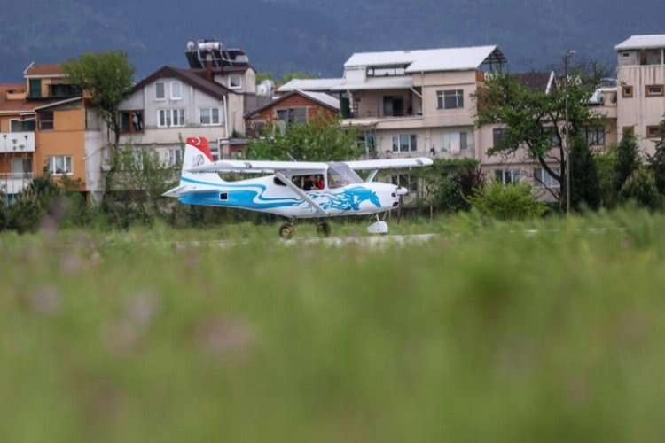Yeni uçak Troy T200 ilk kez piste çıktı haberinin görseli