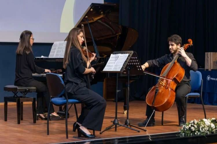 ‘Trio Musius’ Fransa’da Türkiye için yarışacak haberinin görseli