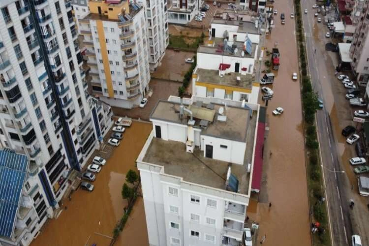 Adana'da sel felaketi havadan görüntülendi haberinin görseli