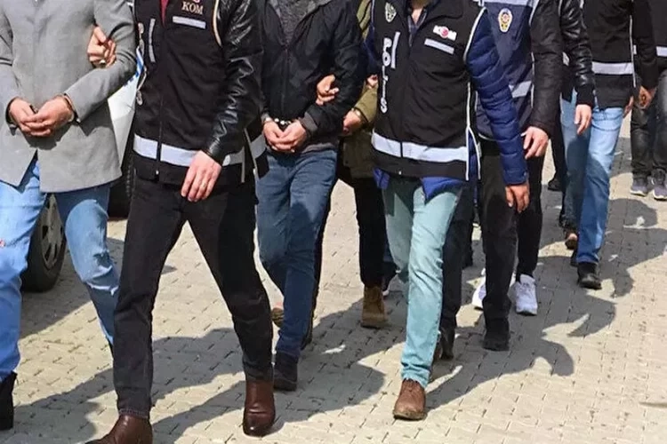 İzmir ilçelerinde operasyon düzenlendi haberinin görseli