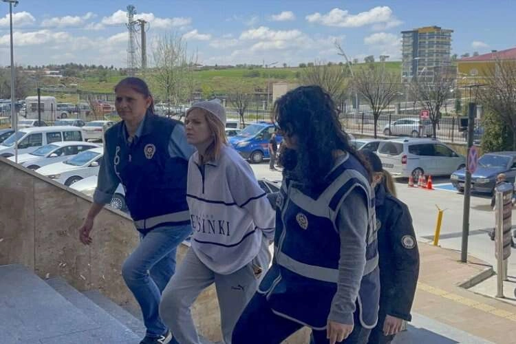 Bebeğini 6. kattan atan kadın tutuklandı haberinin görseli