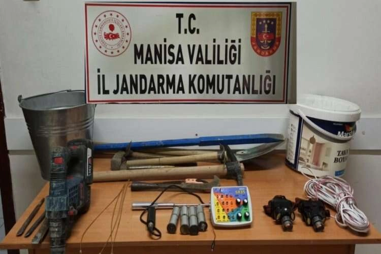 Manisa'da kaçak kazı şebekesine suç üstü haberinin görseli
