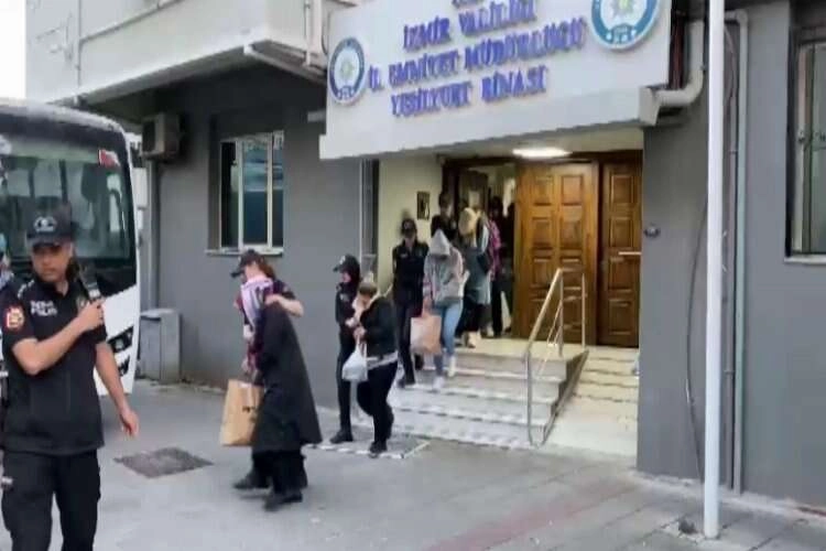 İzmirim Kart dolandırıcılığında 49 kişi tutuklandı haberinin görseli