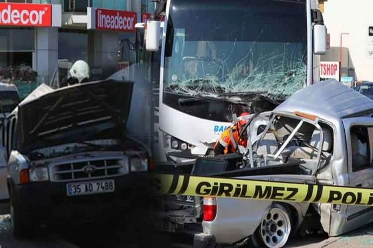 İzmir'de feci kaza! Pikap, askeri servise çarptı haberinin görseli