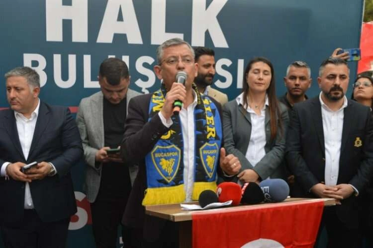 Özgür Özel: Baba evinin kapısı hepinize açık haberinin görseli