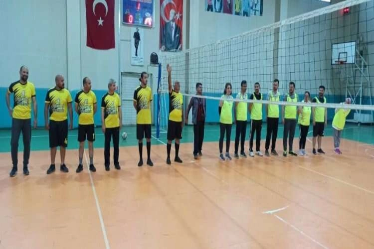 Manisa Sarıgöl’de voleybol heyecanı haberinin görseli