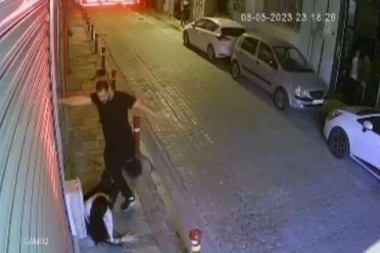 İzmir'de sokak ortasında öldüresiye şiddet! haberinin görseli