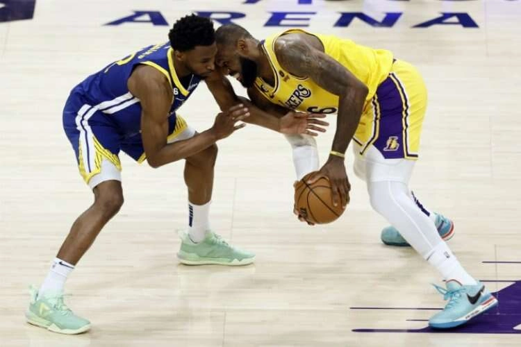 Los Angeles Lakers'dan galibiyet haberinin görseli