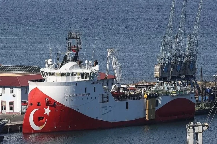 Barbaros Hayreddin Paşa gemisi petrol arıyor haberinin görseli