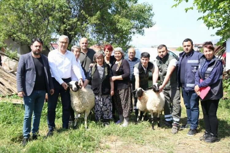 Başkan Çerçioğlu'ndan anlamlı hareket haberinin görseli