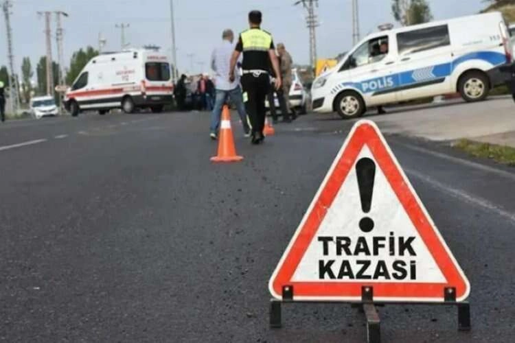 Muğla'da bir kamyonet motosiklete çarptı haberinin görseli
