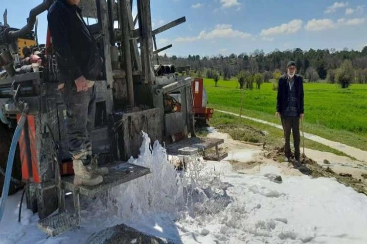 İmece usulü köylerine su getirdiler haberinin görseli