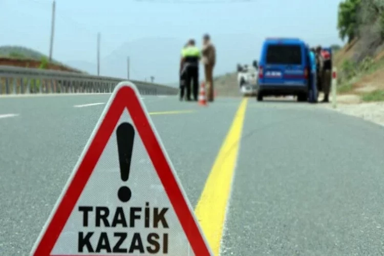 Aydın'da kaza! Traktör şarampole devrildi haberinin görseli
