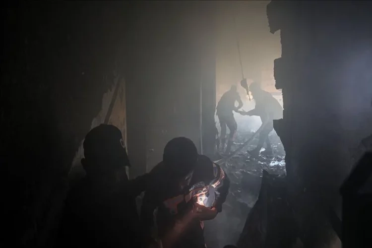 İsrail'in Gazze'ye hava saldırıları yine can aldı haberinin görseli