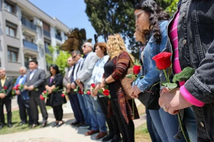 Buca, trafik kazasında ölen 24 anneyi unutmadı haberinin görseli