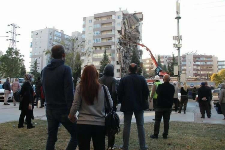 İzmir'de 11 kişiye mezar olan apartmanda yeni gelişme! haberinin görseli