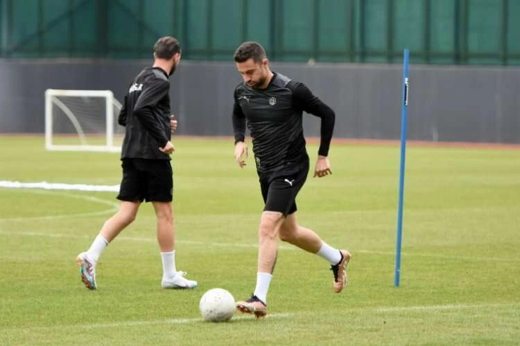 Manisa FK, Tuzlaspor için hazırlanıyor haberinin görseli
