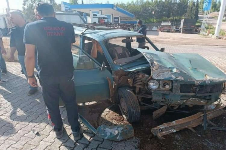 Adıyaman'da kaza! Kamyon ile otomobil çarpıştı  haberinin görseli