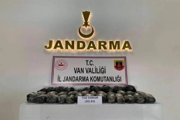 Van'da kayalıklara gizlenmiş uyuşturucu ele geçirildi haberinin görseli
