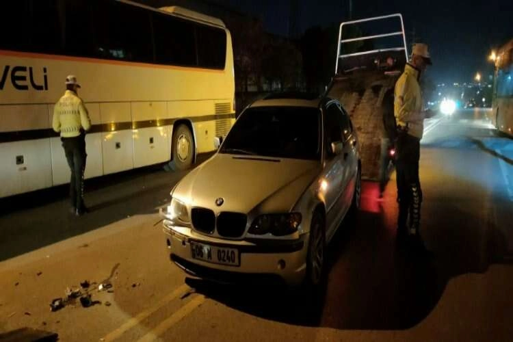 Kocaeli’de kaza! İki otomobil çarpıştı haberinin görseli